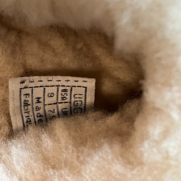 UGG Australia Kalie Suede Chestnut Studded Shearling lined Clogs Size 40 L-9 - Picture 6 of 6